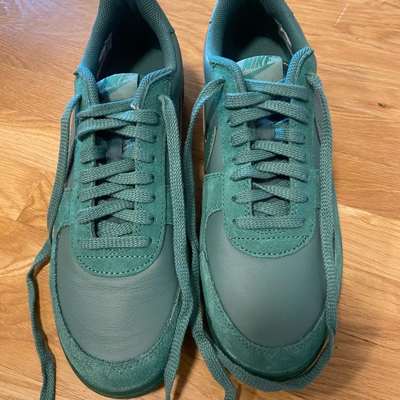 NEW Nike Field General Evergreen Aura - Picture 4 of 6